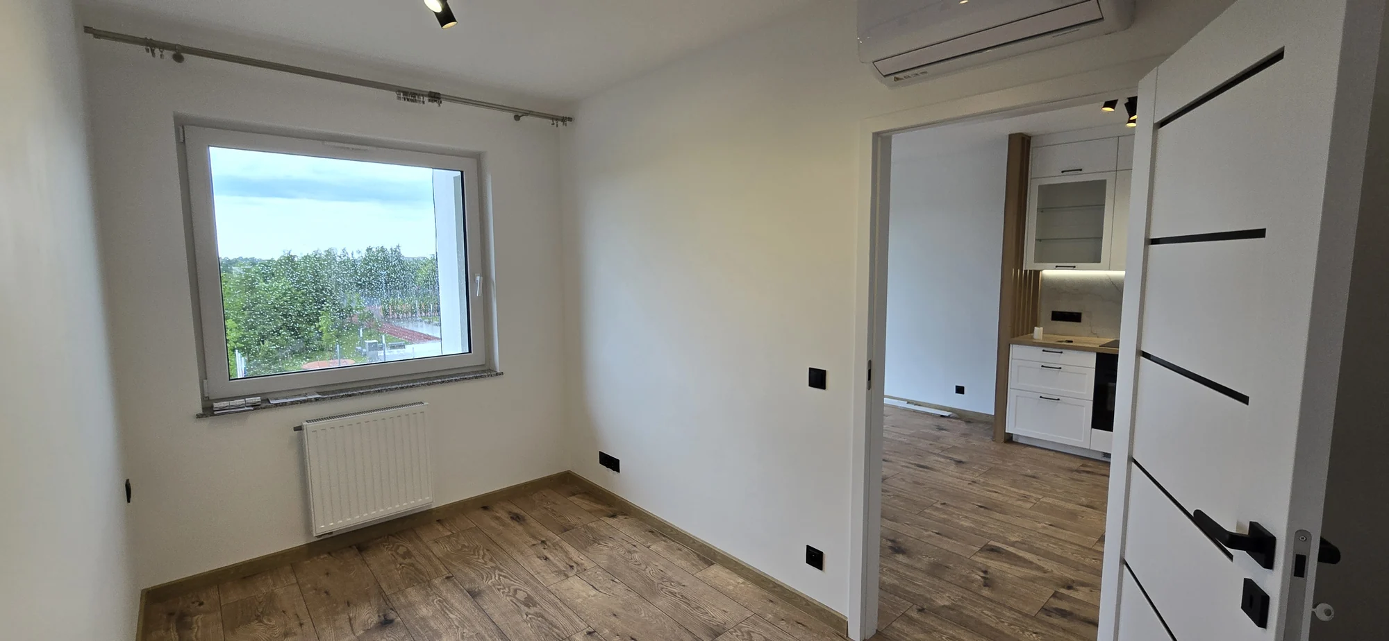 Pokój z oknem. Mieszkanie 3-pokojowe 52 m² w Siechnicach